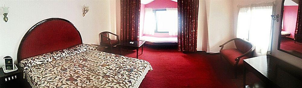 Royal Jardin Whistling Pines Resort Shimla Esterno foto