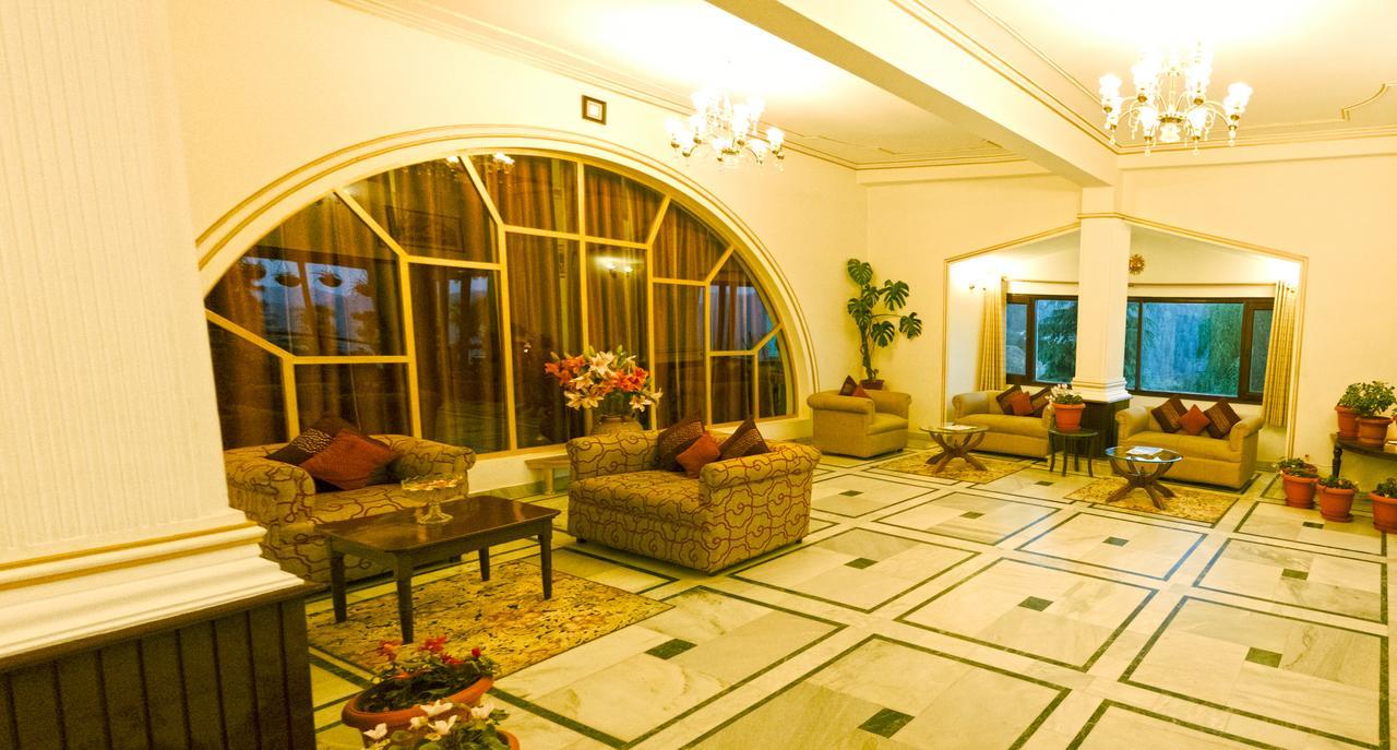 Royal Jardin Whistling Pines Resort Shimla Esterno foto