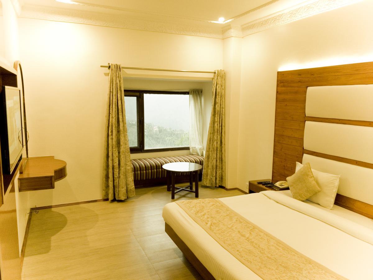 Royal Jardin Whistling Pines Resort Shimla Esterno foto