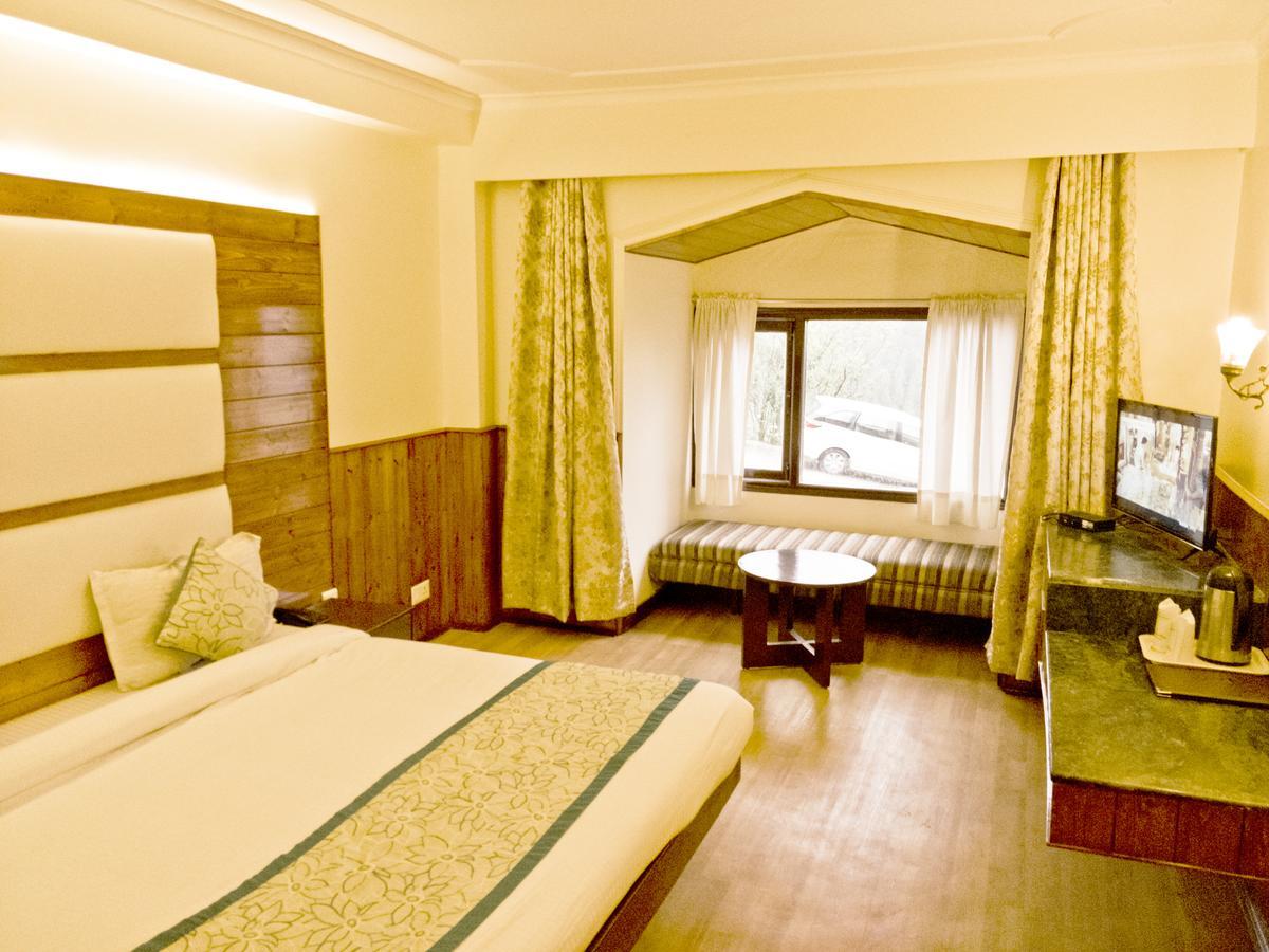 Royal Jardin Whistling Pines Resort Shimla Esterno foto