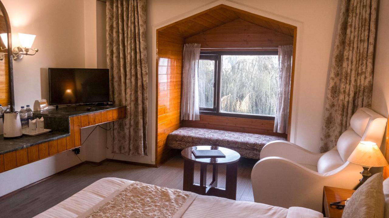 Royal Jardin Whistling Pines Resort Shimla Esterno foto